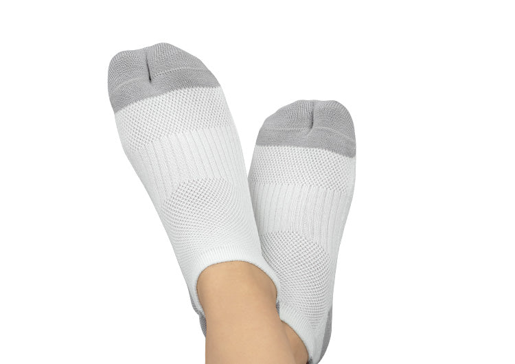 Bunion Relief. Padded Low Cut Socks - White - Image 5